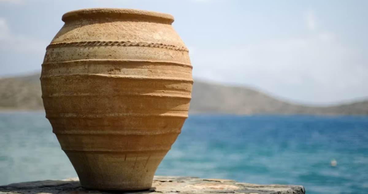 The Cracked Pot